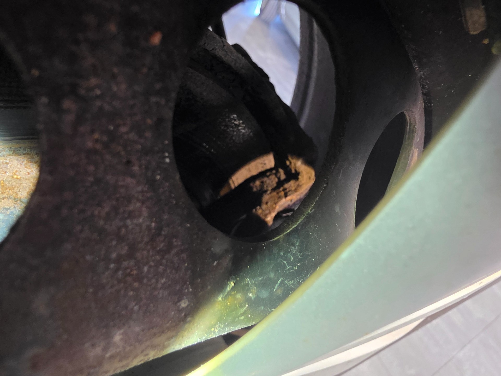 Klocki hamulcowe na tylnej osi - CHEVROLET CRUZE liftback