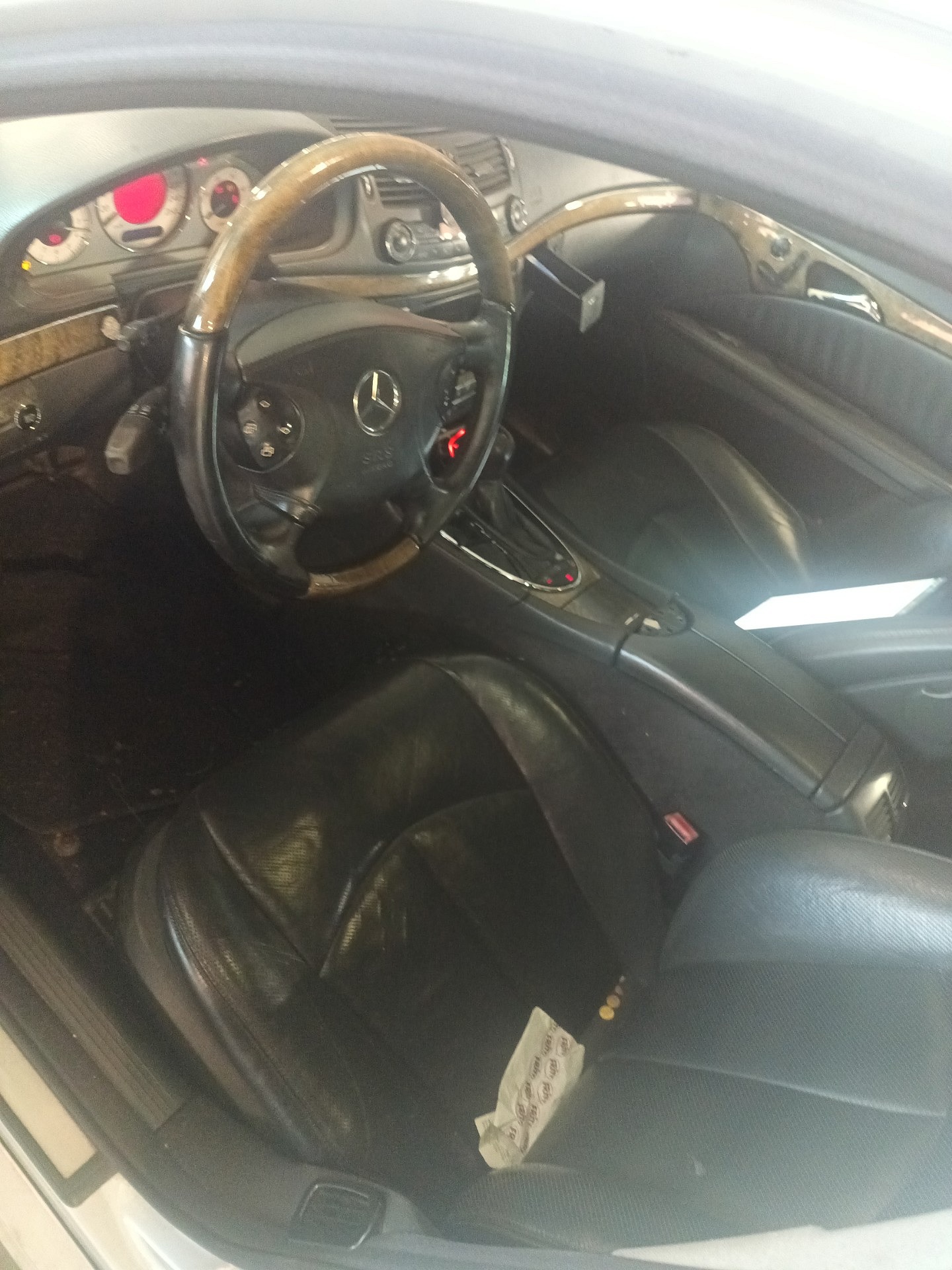 Wnętrze - MERCEDES-BENZ KLASA E