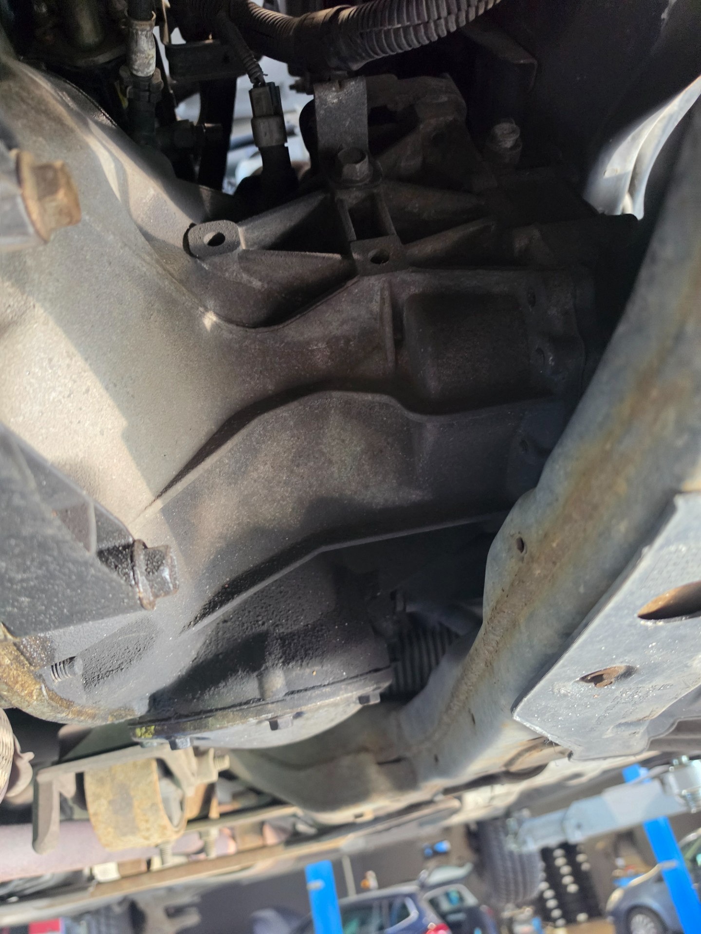 Stan skrzyni biegów - CHEVROLET CRUZE liftback