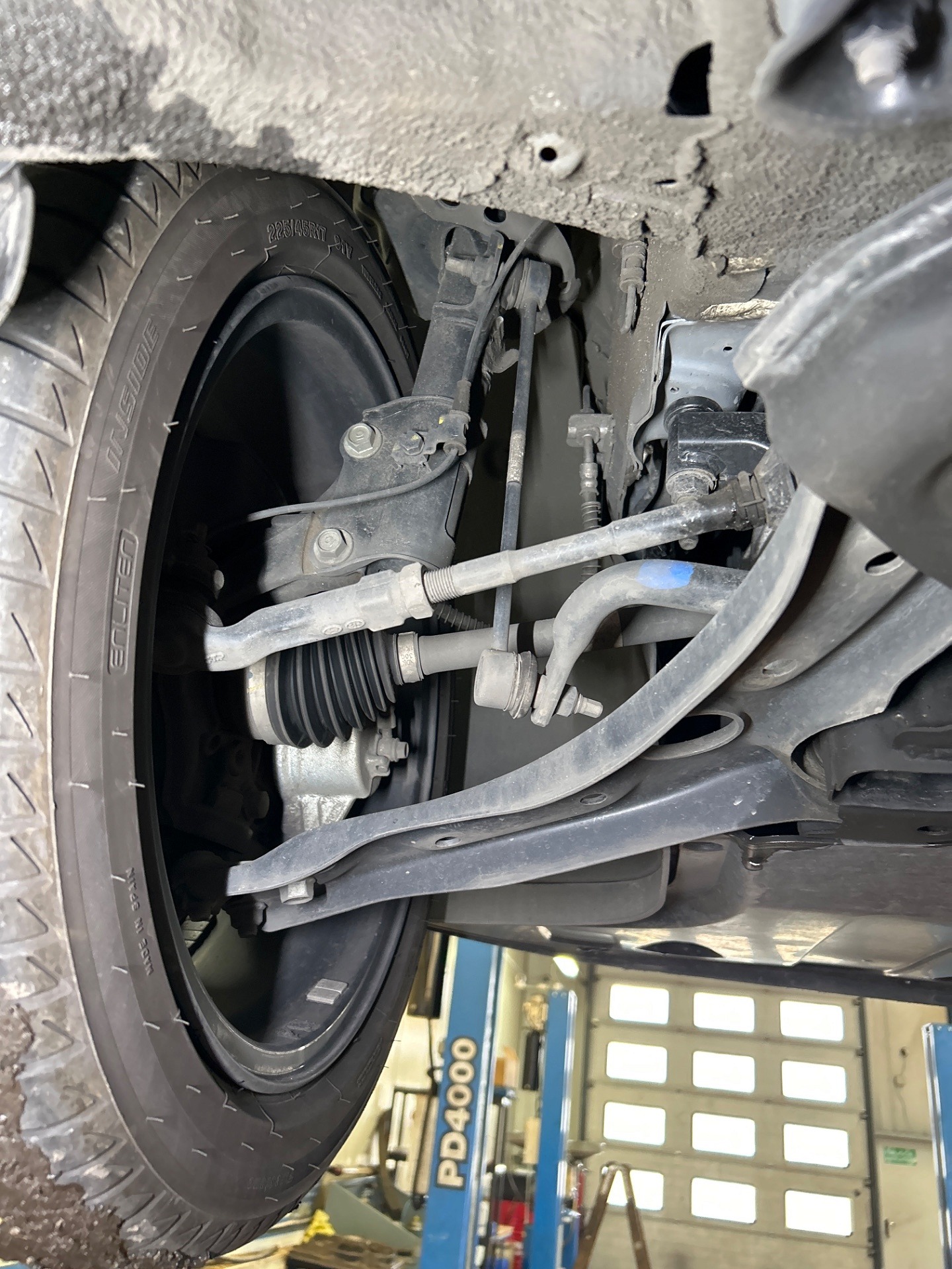 Stan zawieszenia na przedniej osi - KIA CEED Sportswagon