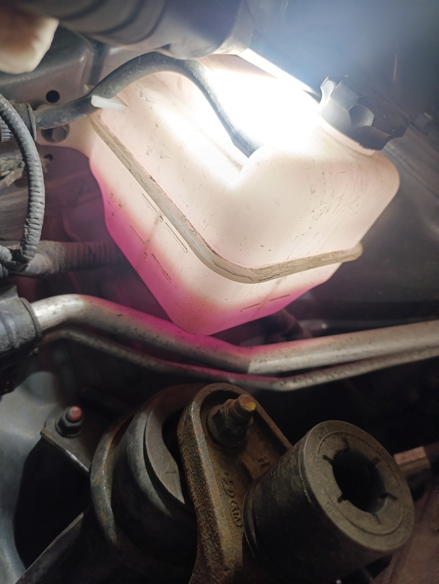 Poziom płynu chłodniczego - HYUNDAI ix35