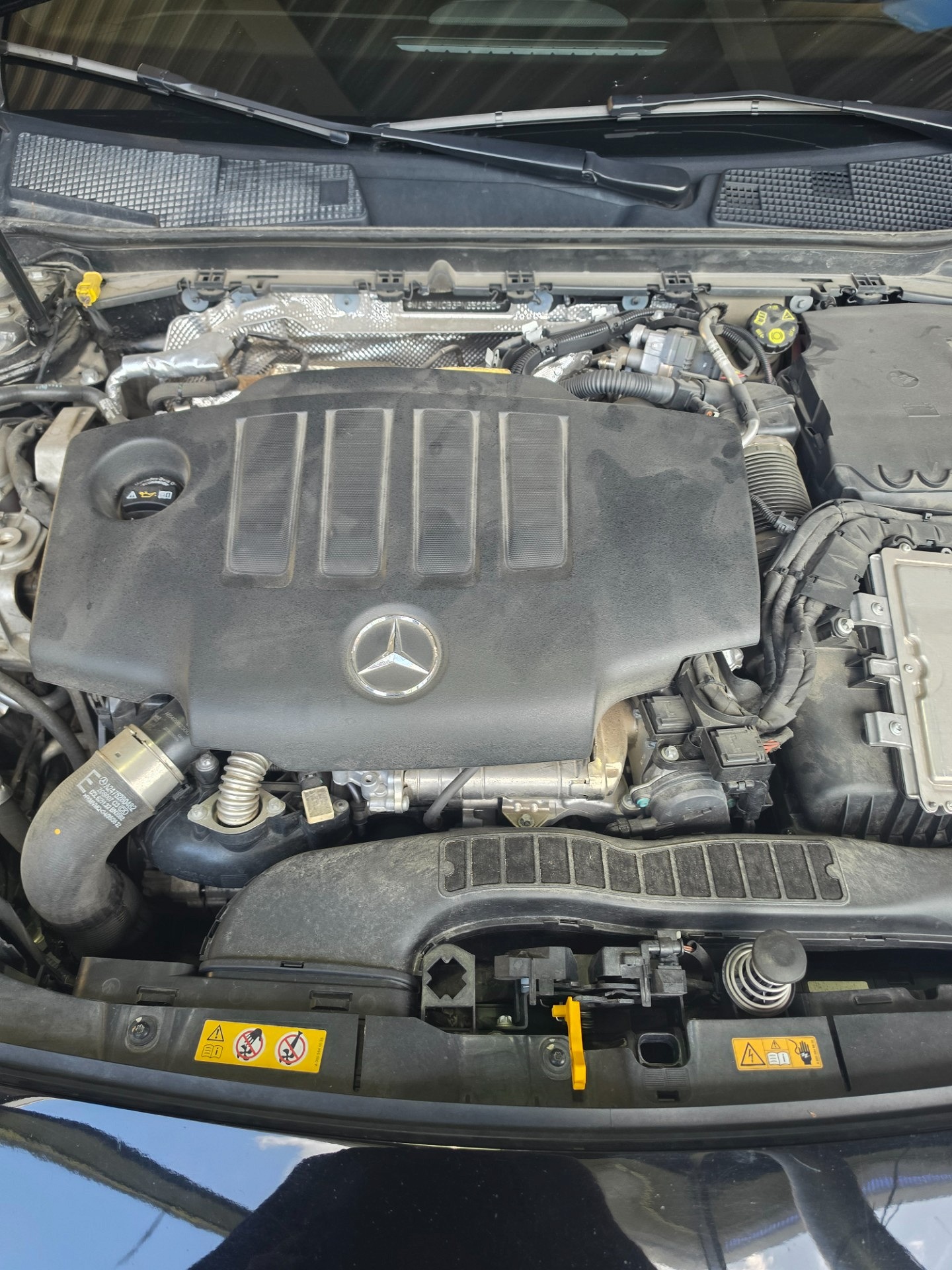 Poziom oleju silnikowego - MERCEDES-BENZ CLA Shooting Brake