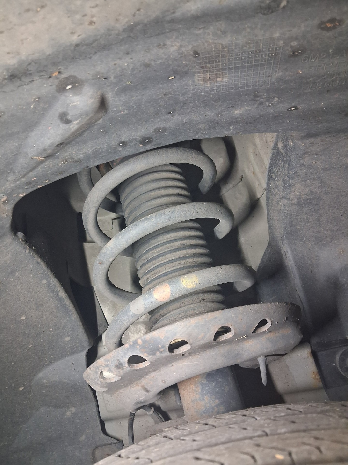 Odboje i osłony na przedniej osi - FORD S-MAX
