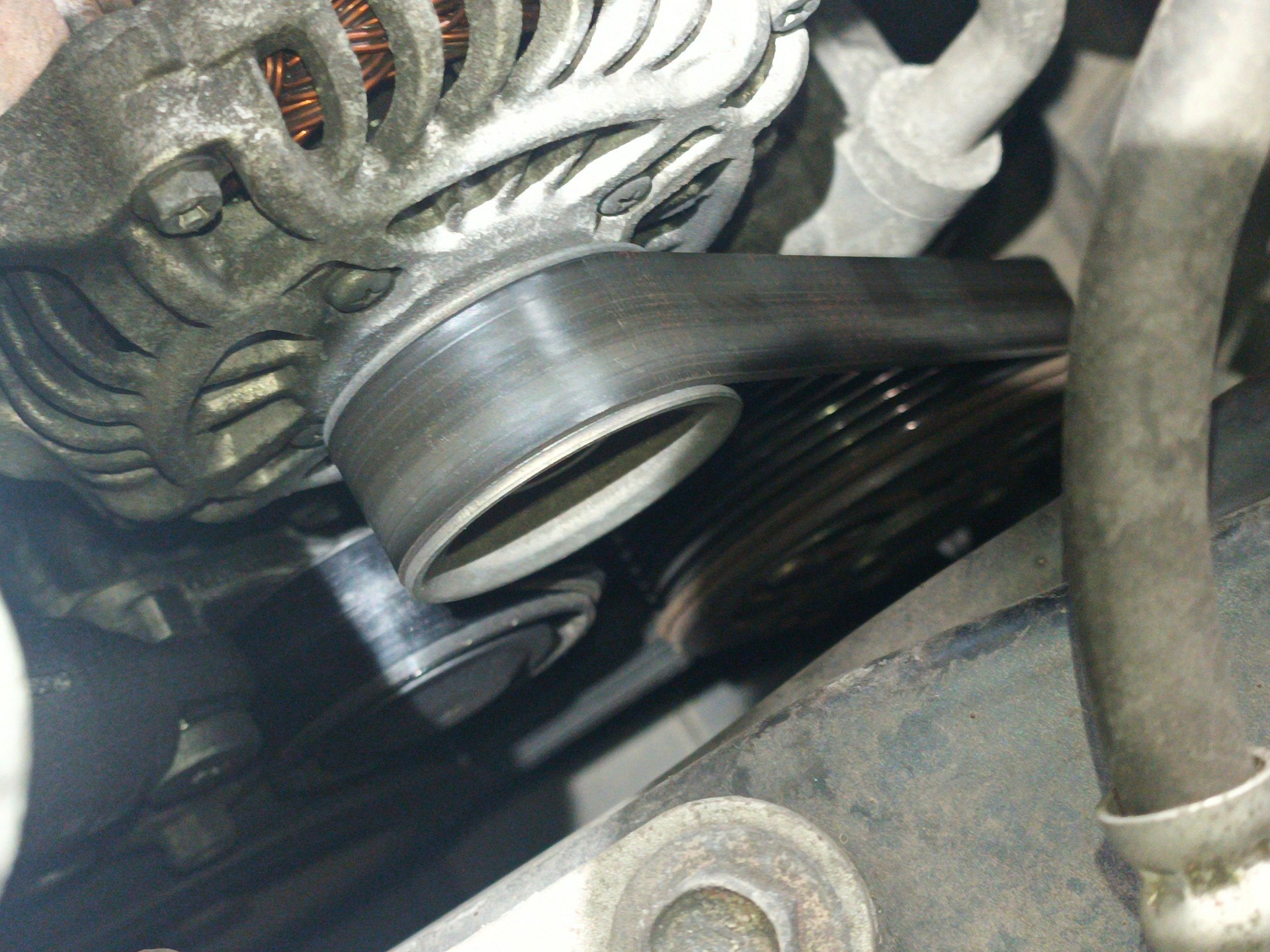 Alternator, pasek i koła napędu osprzętu Mazdy CX-3