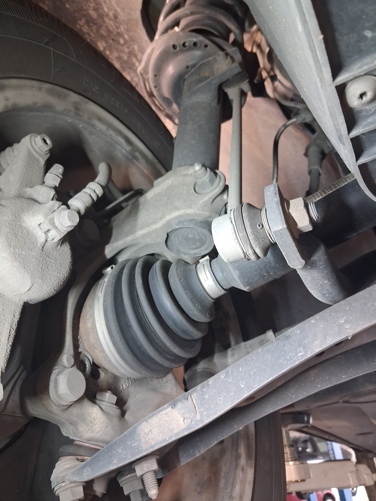 Zawieszenie przedniej osi - VW TIGUAN