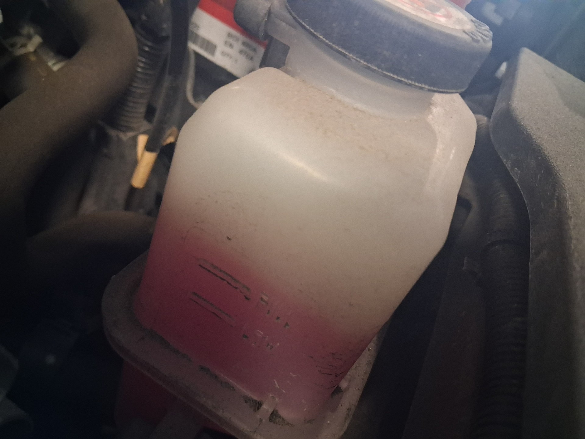 Poziom płynu chłodniczego - TOYOTA COROLLA Kombi