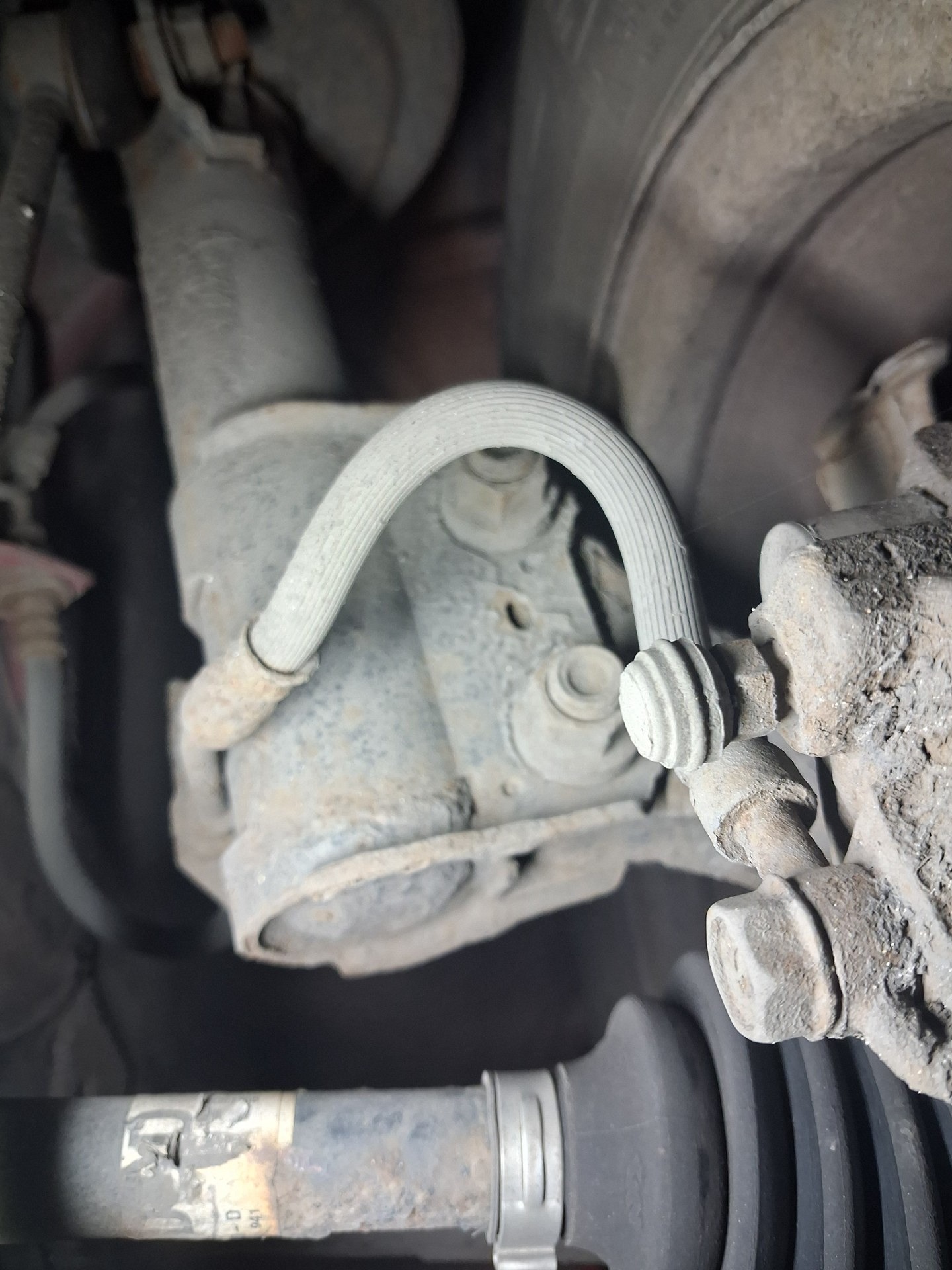 Przewody hamulcowe przedniej osi - TOYOTA YARIS