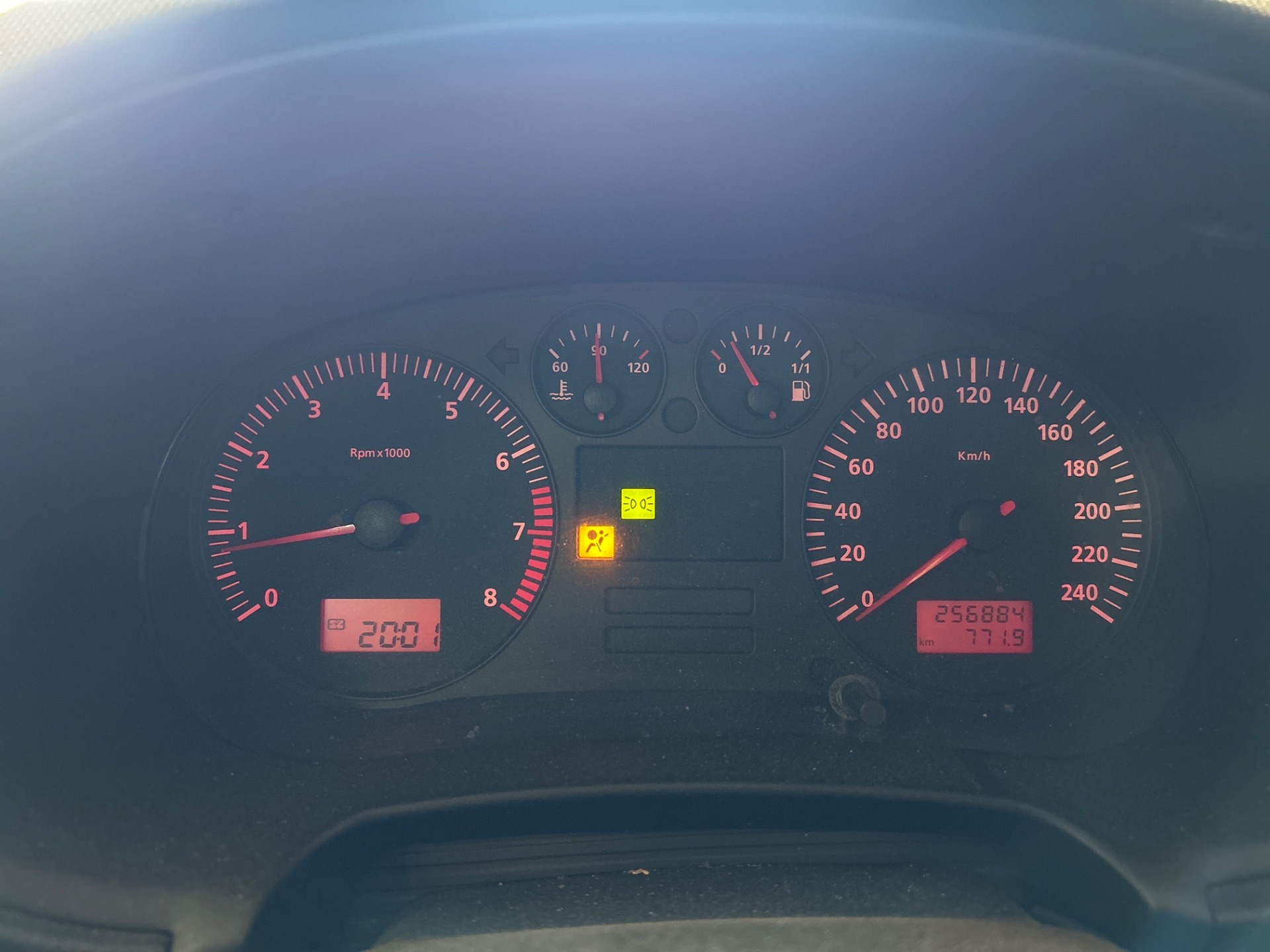 Komunikaty na desce rozdzielczej - SEAT LEON