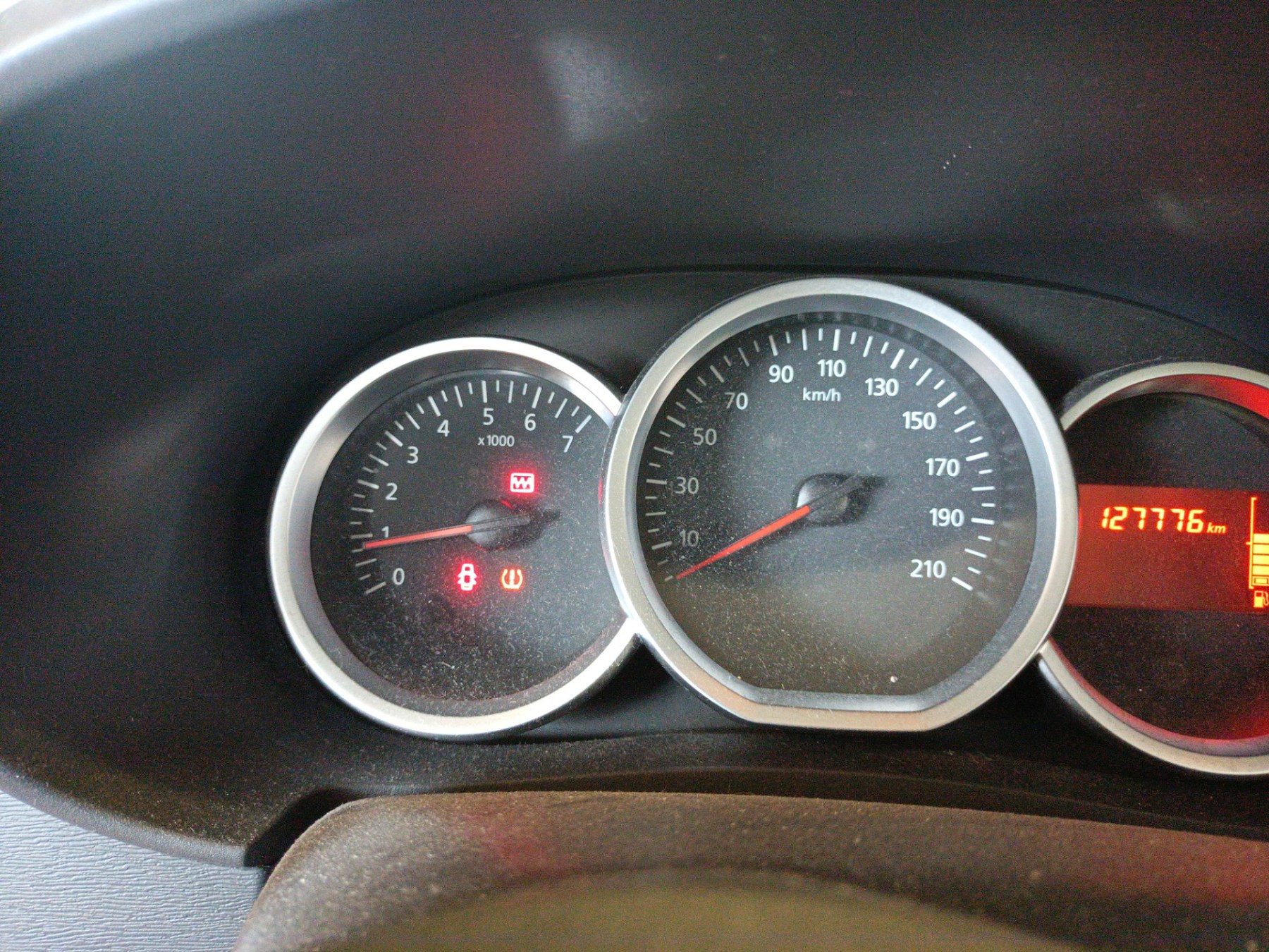Wskazania deski rozdzielczej - DACIA LODGY