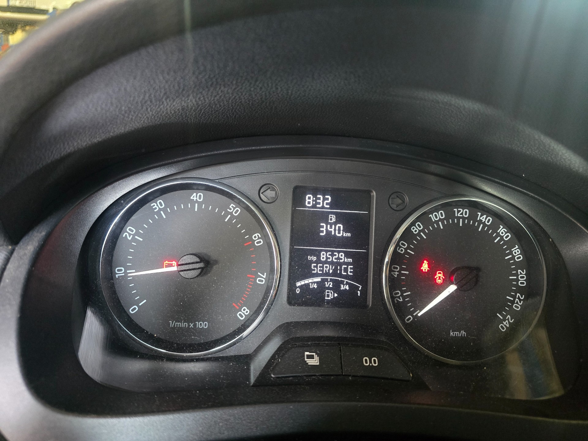 Komunikaty na desce rozdzielczej - SKODA RAPID