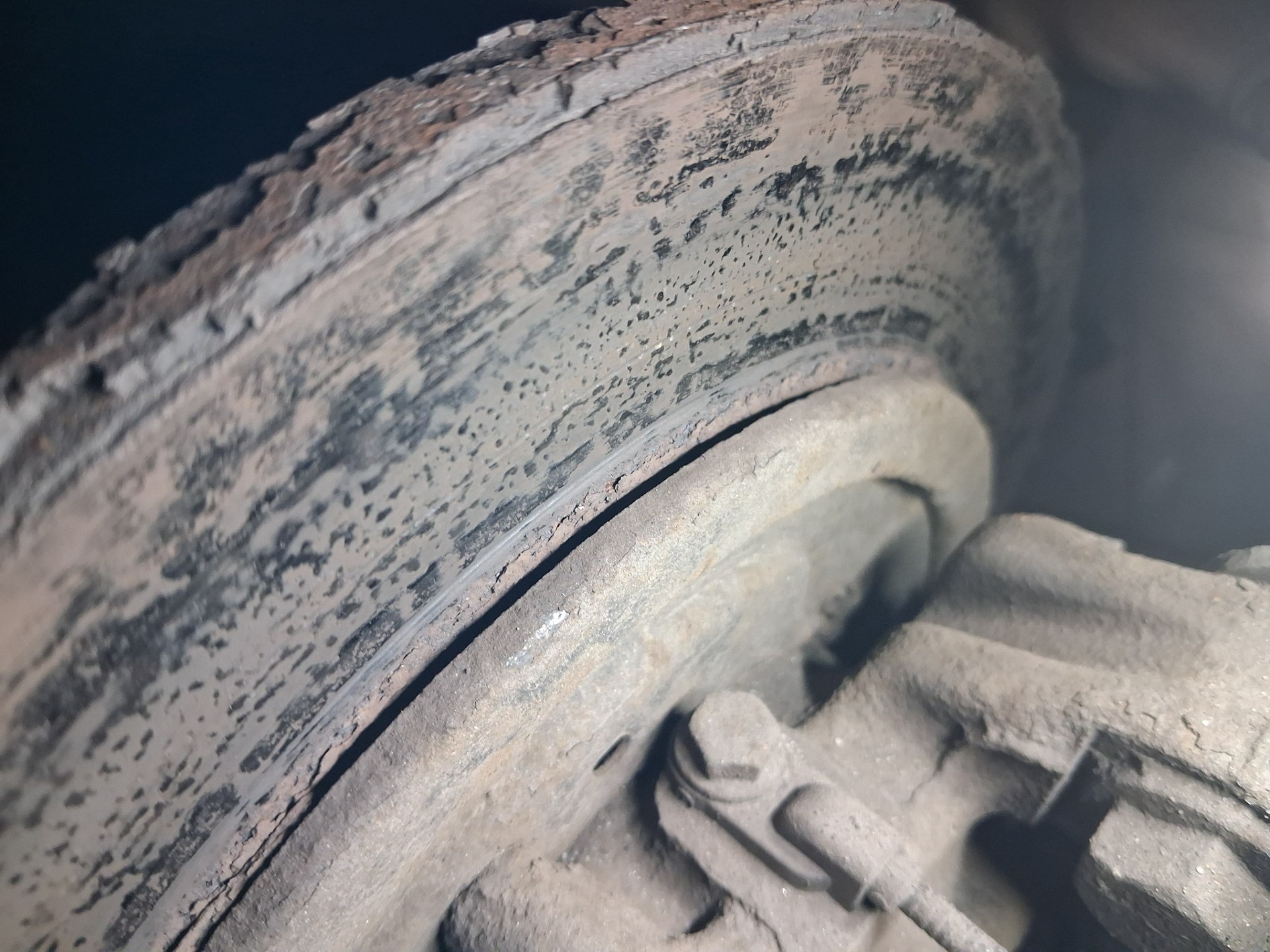 Tarcze hamulcowe z tyłu - MERCEDES-BENZ VITO Furgon