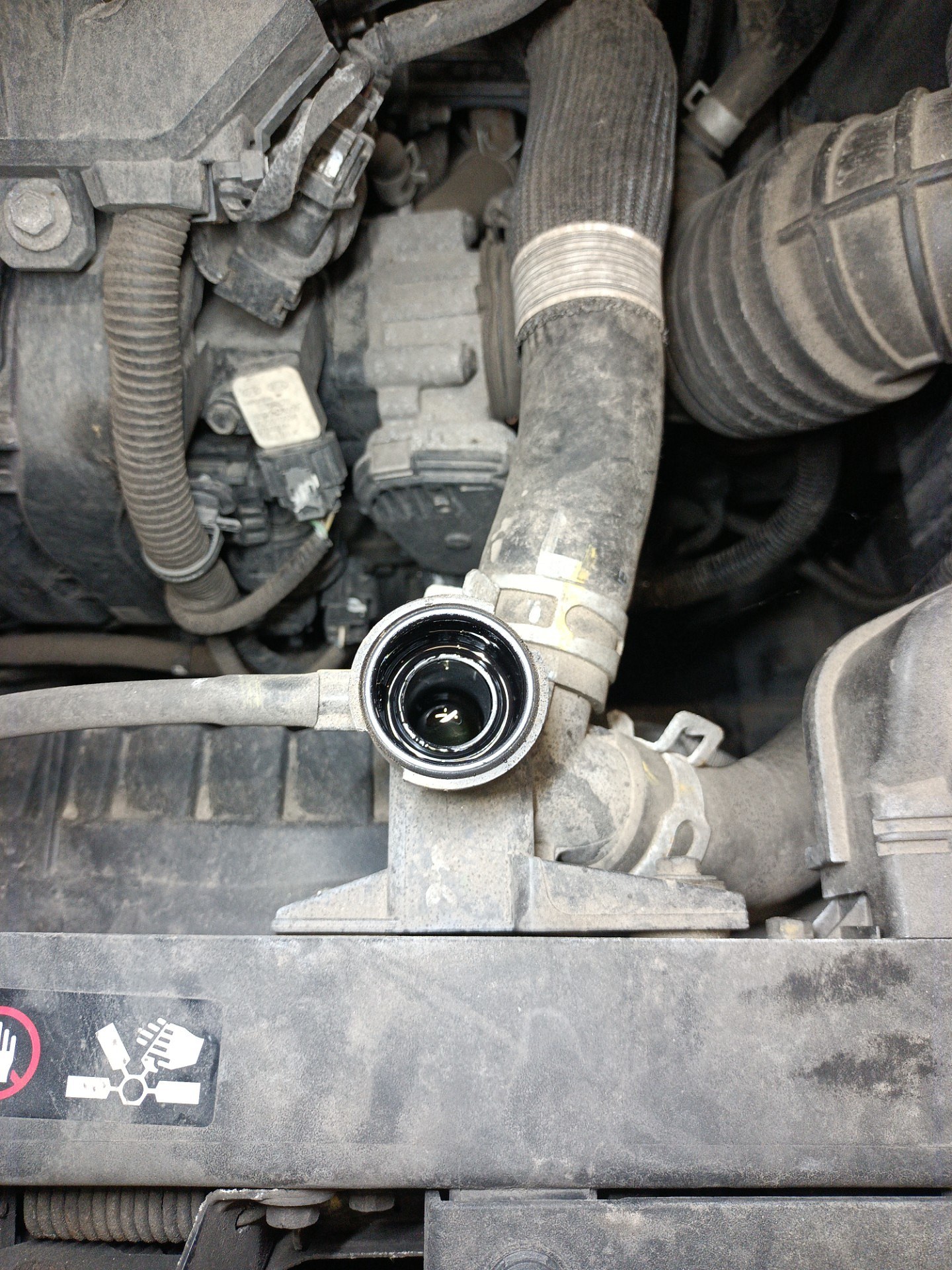 Poziom płynu chłodniczego - HYUNDAI i30