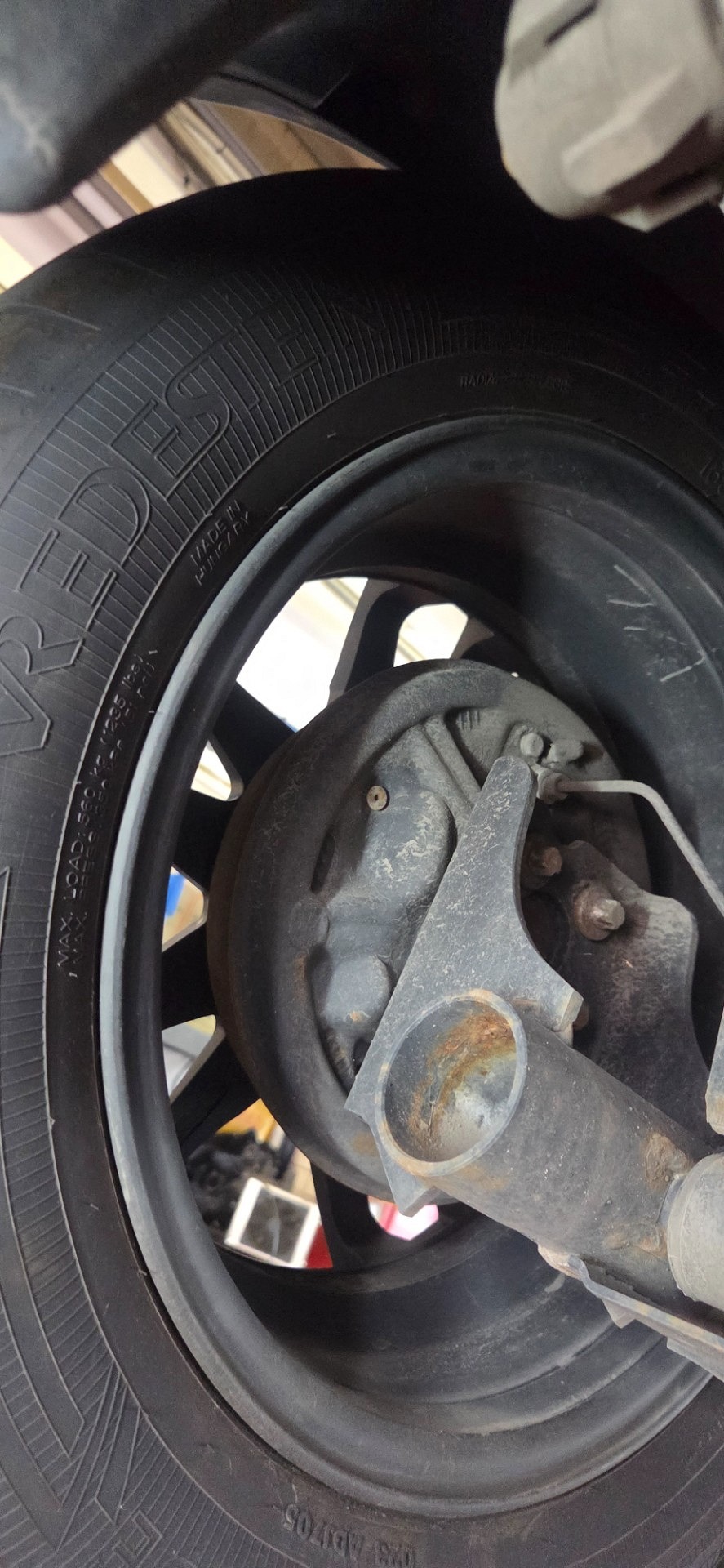 Stan tarcz hamulcowych tylnej osi - RENAULT CLIO IV