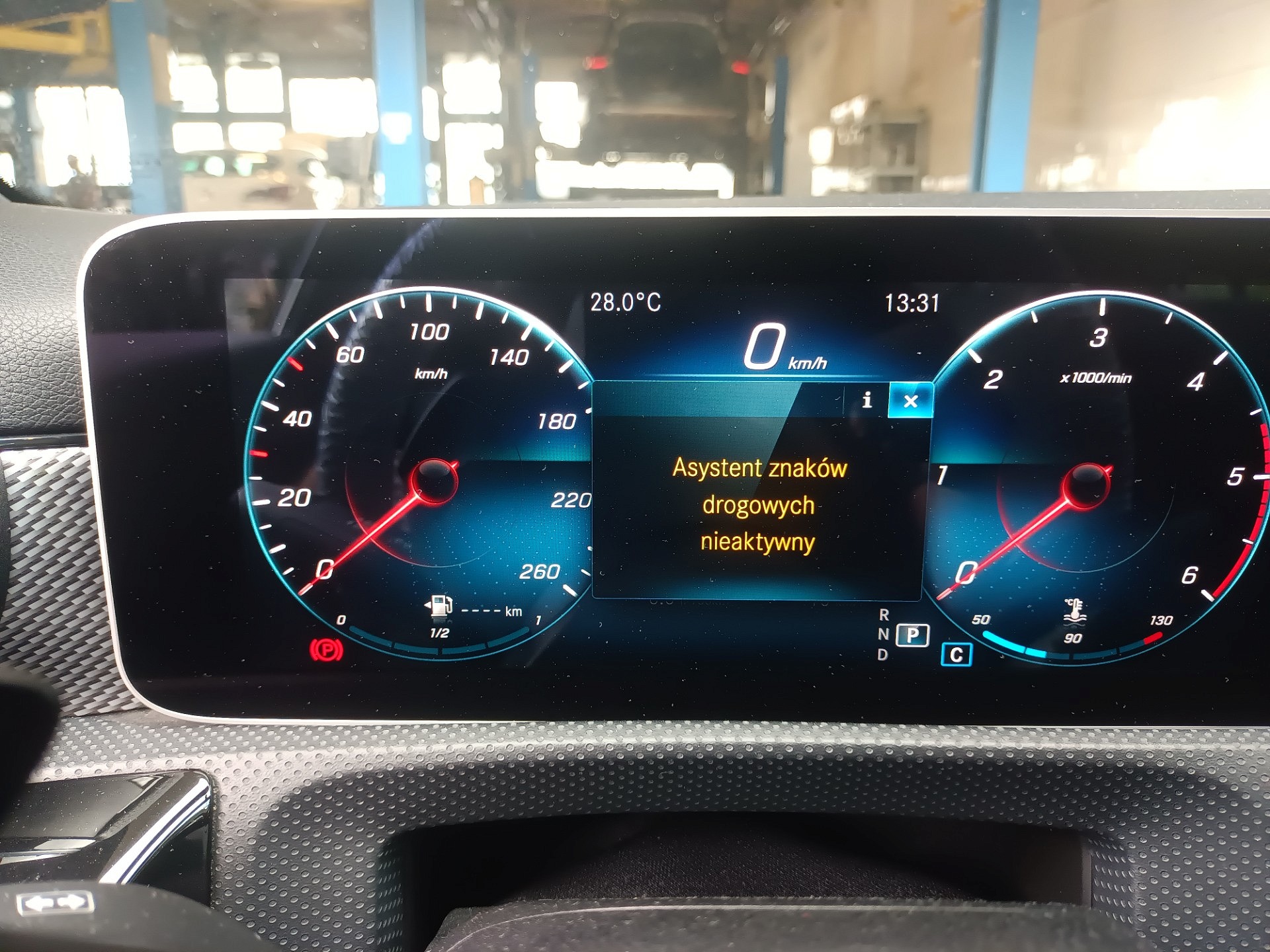 Komunikaty na desce rozdzielczej - MERCEDES-BENZ KLASA A