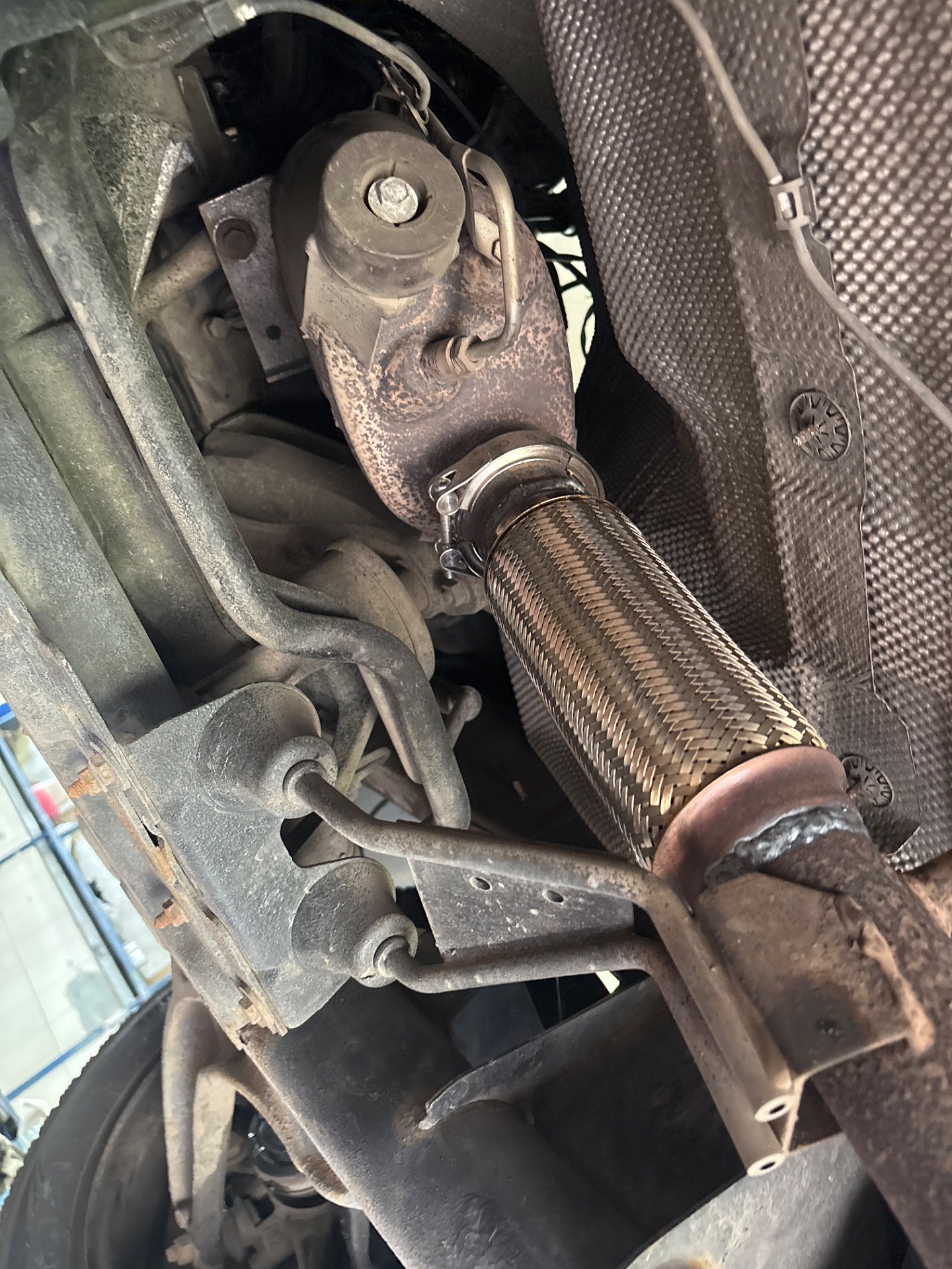 Układ wydechowy - VW TRANSPORTER T5 Furgon