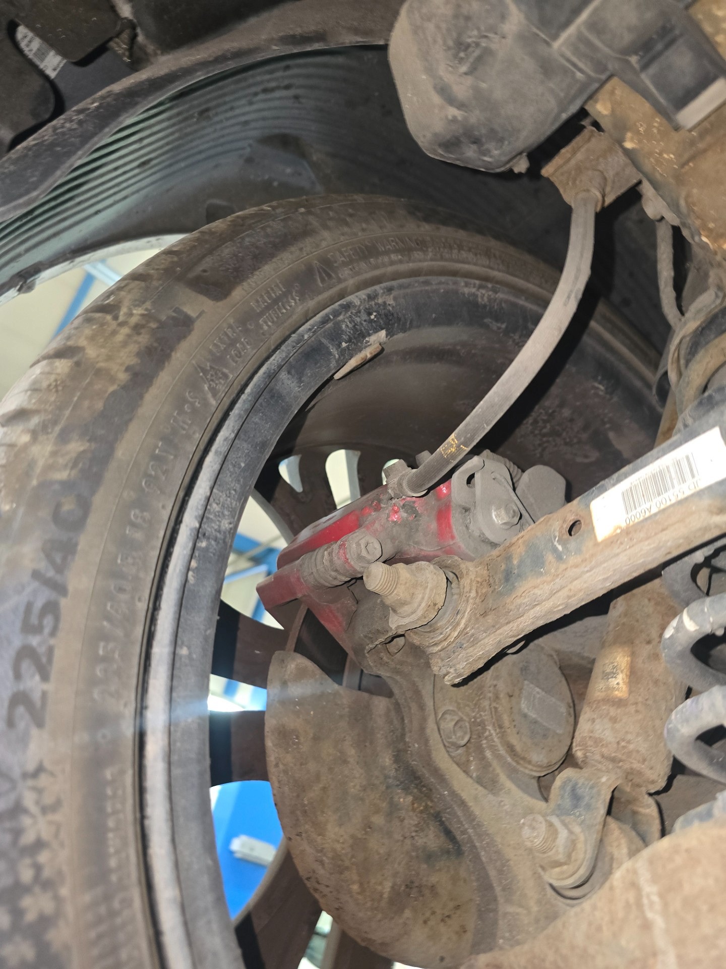 Stan przewodów hamulcowych na tylnej osi - KIA CEED