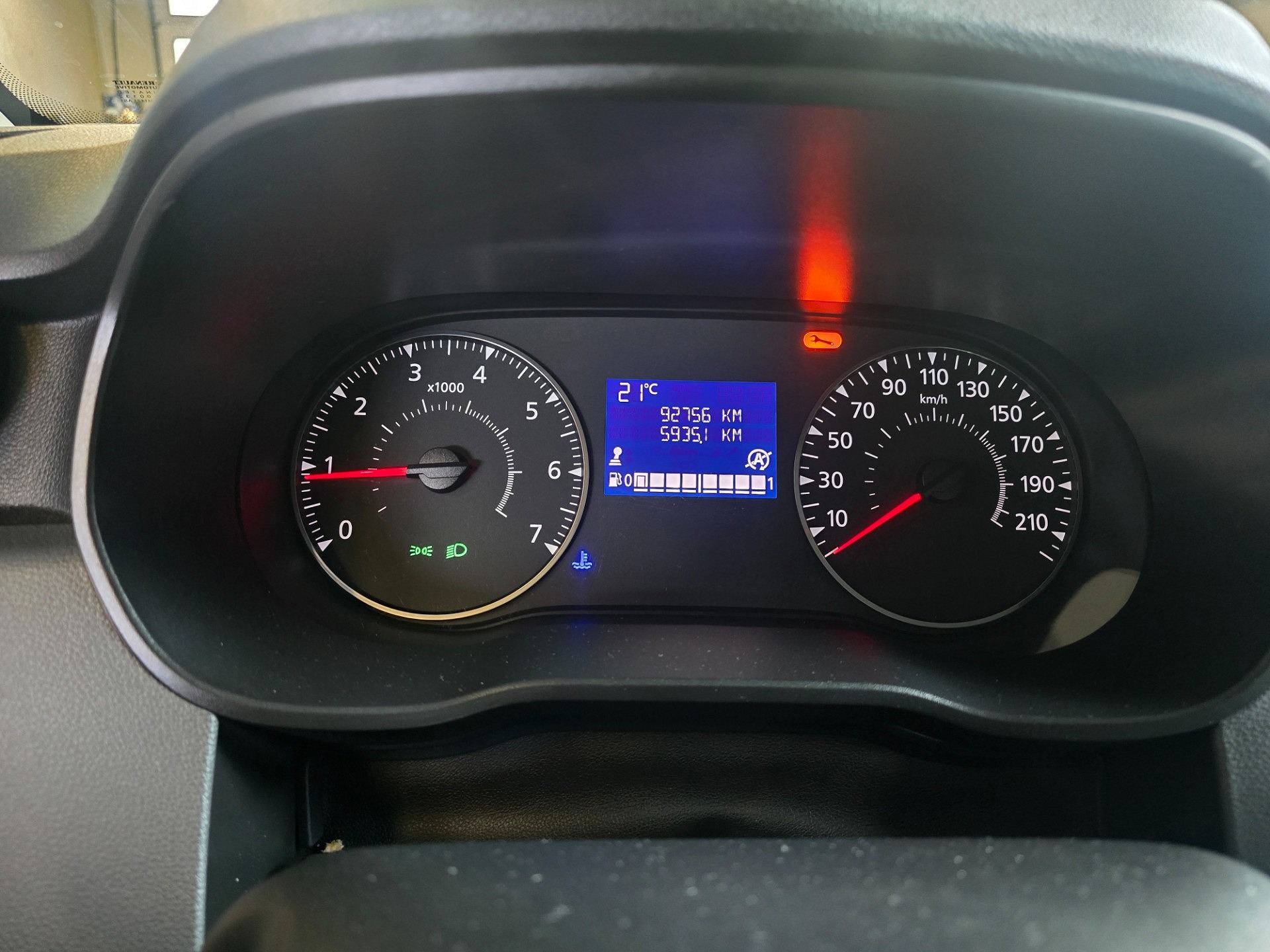 Wskazania deski rozdzielczej - DACIA DUSTER