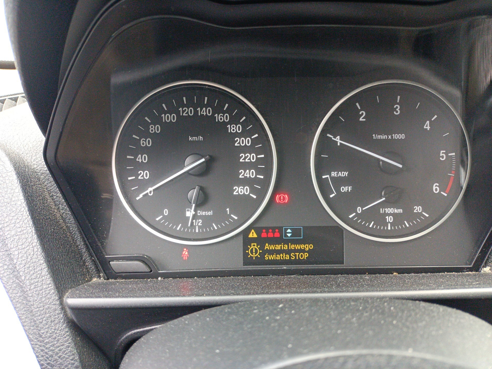 Komunikaty na desce rozdzielczej - BMW 1