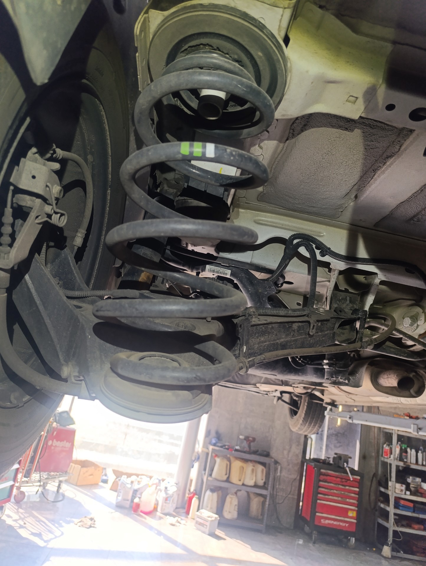 Stan sprężyn: tylna oś - TOYOTA PROACE Furgon