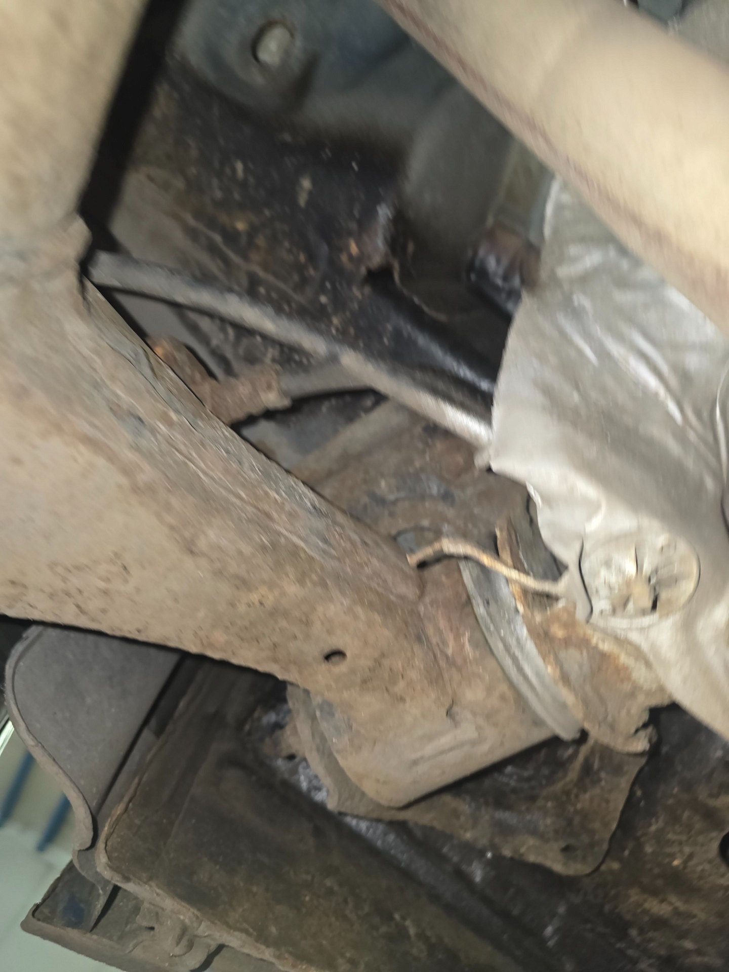 Stan przewodów hamulcowych tylnej osi - FIAT PUNTO EVO