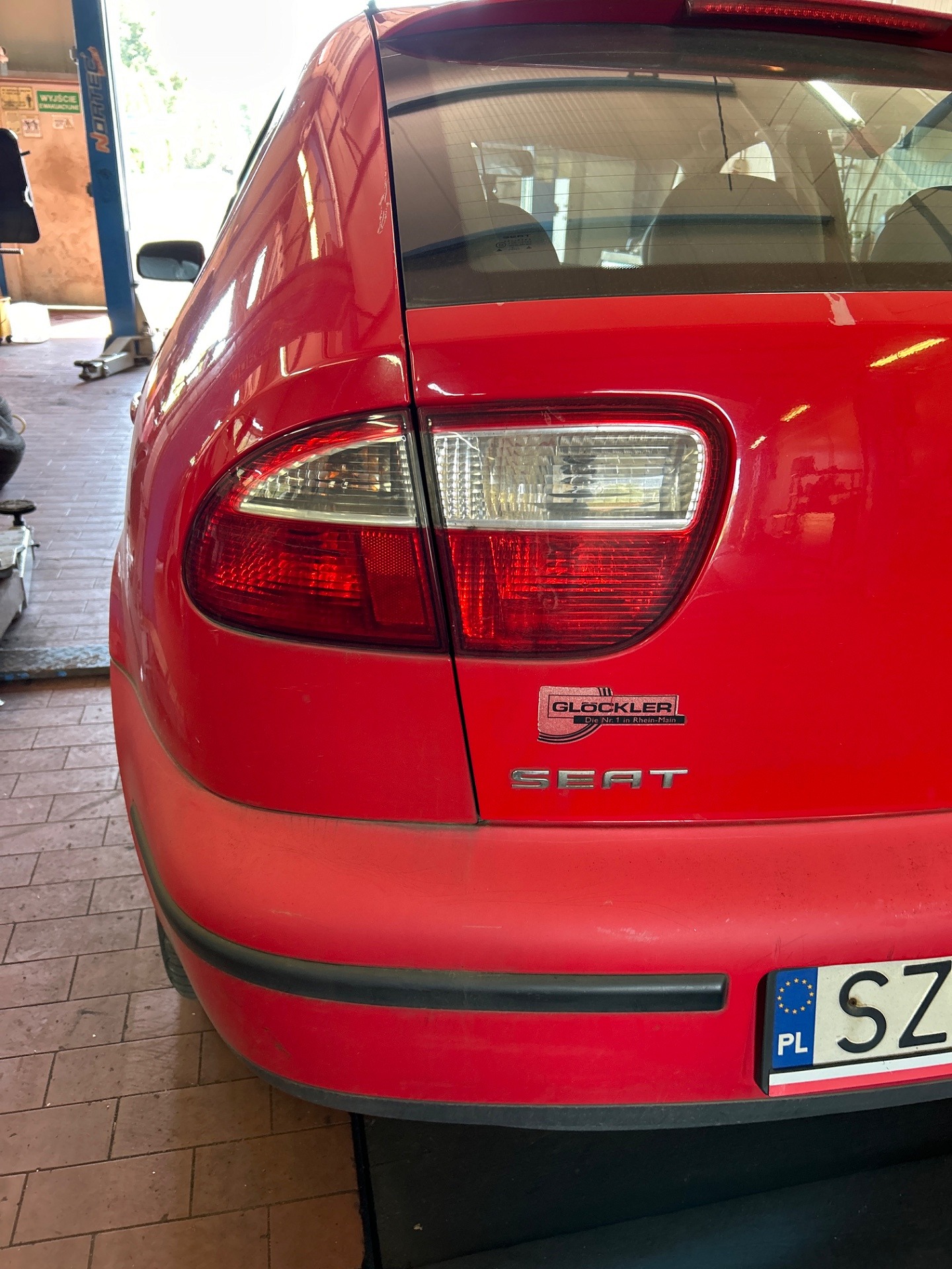 Oświetlenie zewnętrzne z tyłu - SEAT LEON